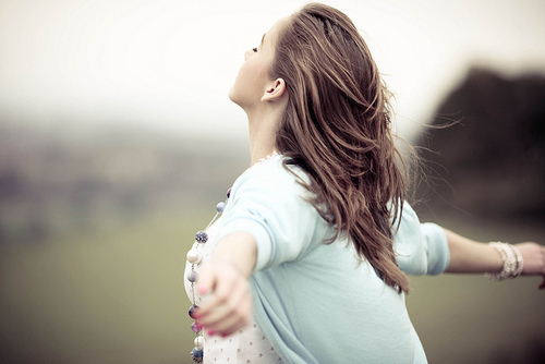 王什么颜好听女孩名字